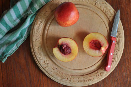 20110911-170002-nectarines-on-cutting-board.jpg