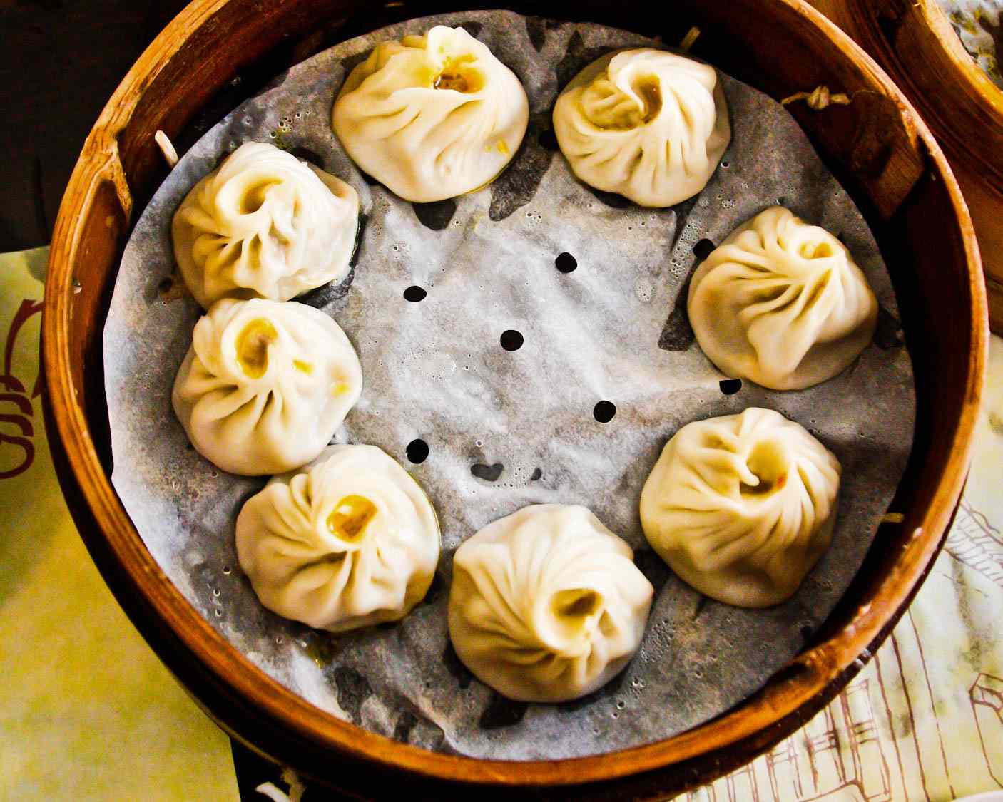 20150523-shanghai-streetfood-xiaolongbao-fionareilly-slide-01.jpg