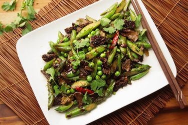 20160504-stir-fry-spring-vegetable-olive-recipe-10.jpg