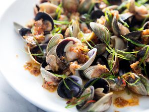 20190411-clams-xo-sauce-vicky-wasik-11