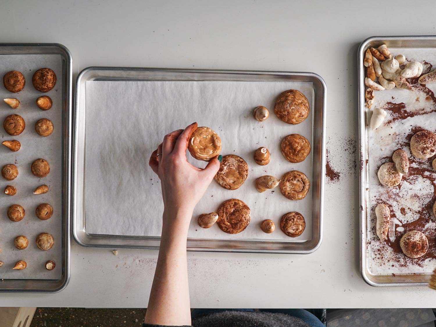 Sorting meringue mushroom caps and stems for assembly
