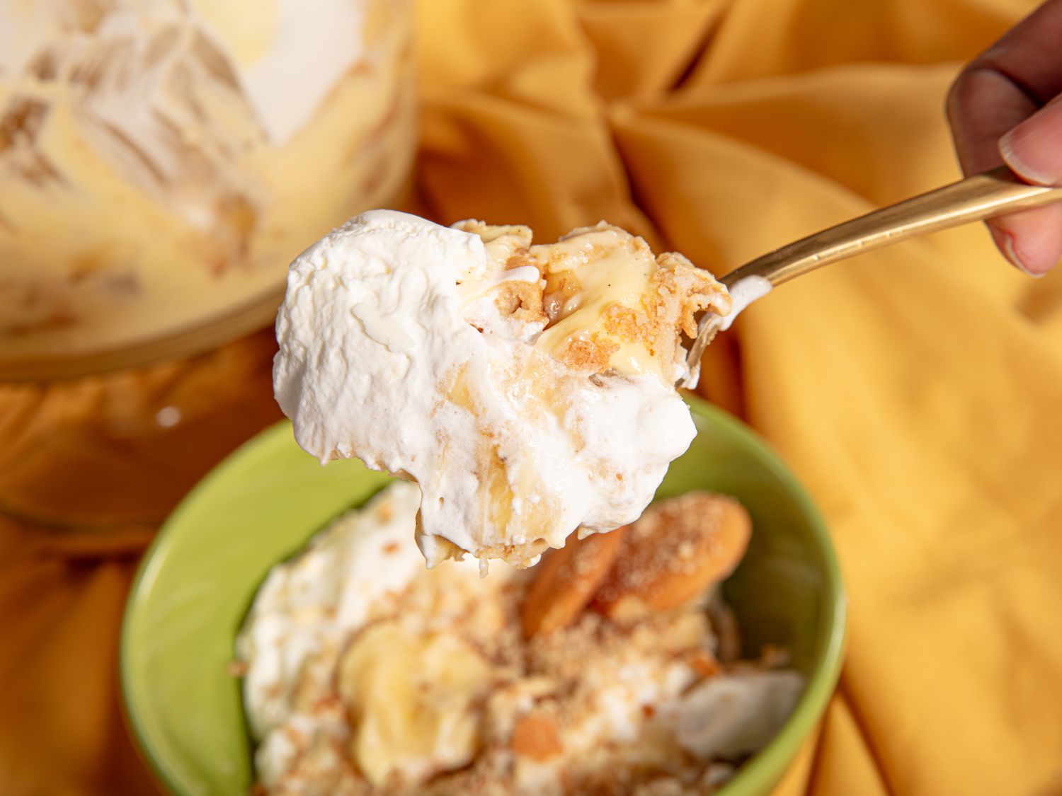 Side view of scoop of banana pudding