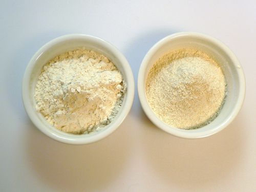 side-by-side comparison of white (left) and dark (right) rye flours