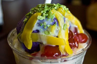 20140918-filipino-desserts-halo-halo-flickr-joey-parsons.jpg