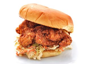 20130713-fried-chicken-cole-slaw-sandwich-8.jpg