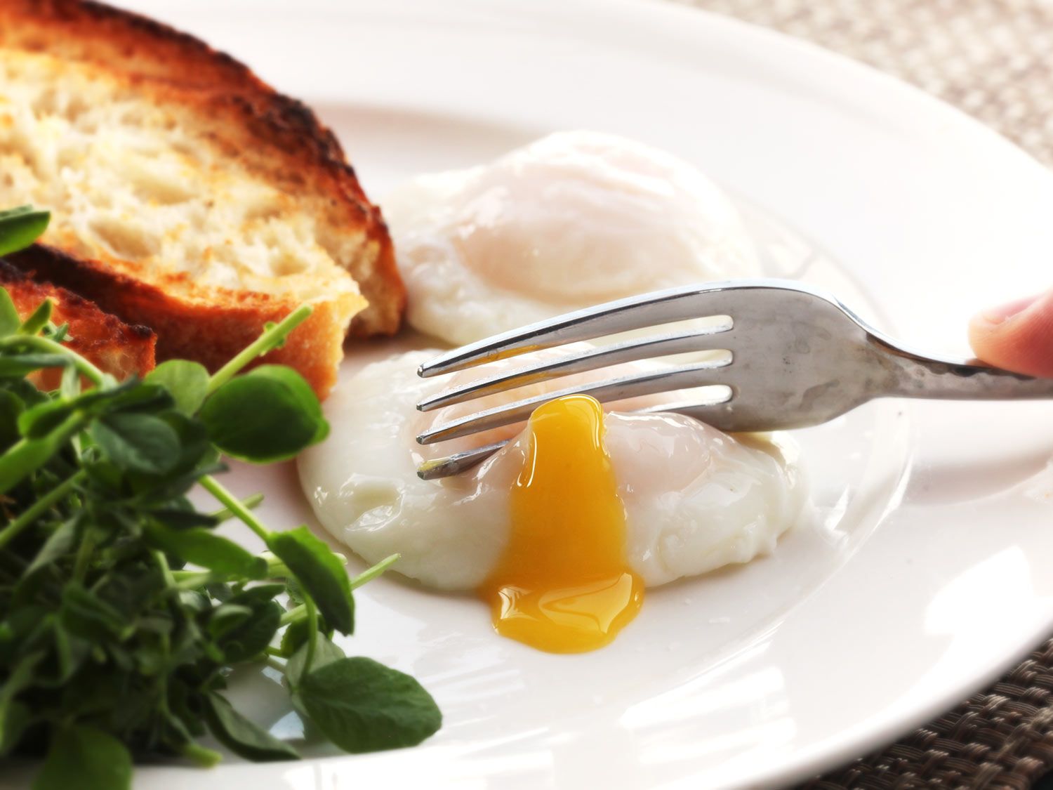 20141024-poached-eggs-for-a-crowd-16.jpg