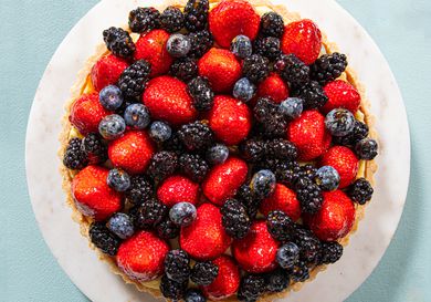 Overhead view of fruit tart