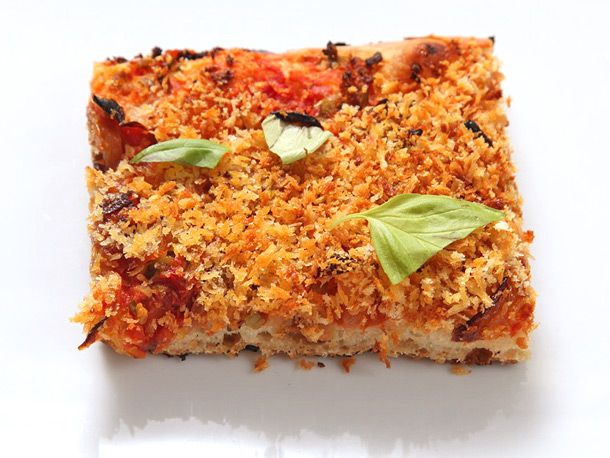 Easy Pan Pizza With Sun-dried Tomatoes, Caramelized Onions, Olives, and Breadcrumbs