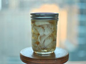 20111030-177361-finished-garlic-cloves-610.jpg