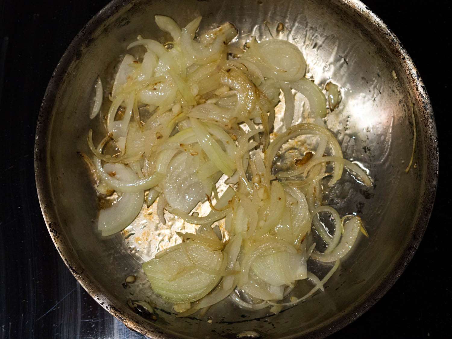 20140915-garlic-onions-high-heat-small-pan-194947.jpg