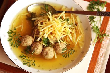 20150108-sopa-de-albondigas-colombian-meatball-soup-potatoes-18.jpg