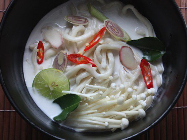 20121022-tom-kha-udon-recipe.jpg