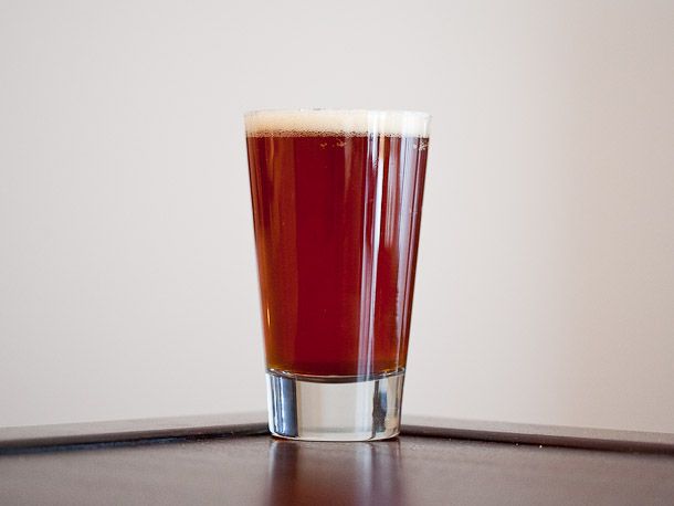 A pint of hoppy red ale.