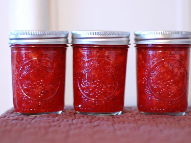 20120325-197738-preserved-strawberry-kiwi-jam-primary.jpg