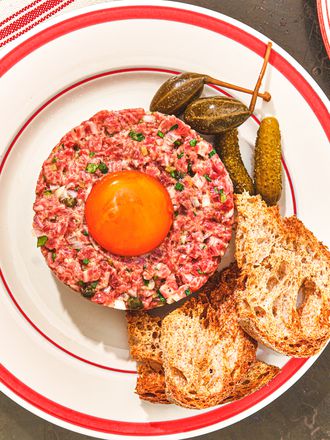Overhead view of steak tartare 