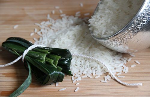 20120412-201601-thai-coconut-rice-pudding-jasmine-rice-pandan-leaves.jpg