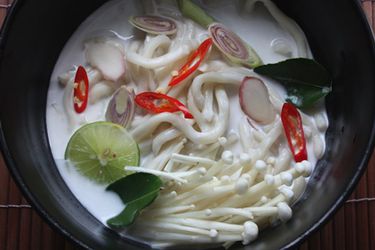 20121022-tom-kha-udon-recipe.jpg