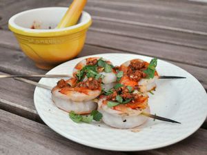 20120124-seriousentertaining-hellomorrocco-giantgrilledshrimpwithcharmoula-primary.jpg