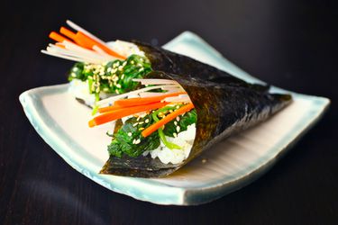 20100712-sushi-temaki-primary.jpg