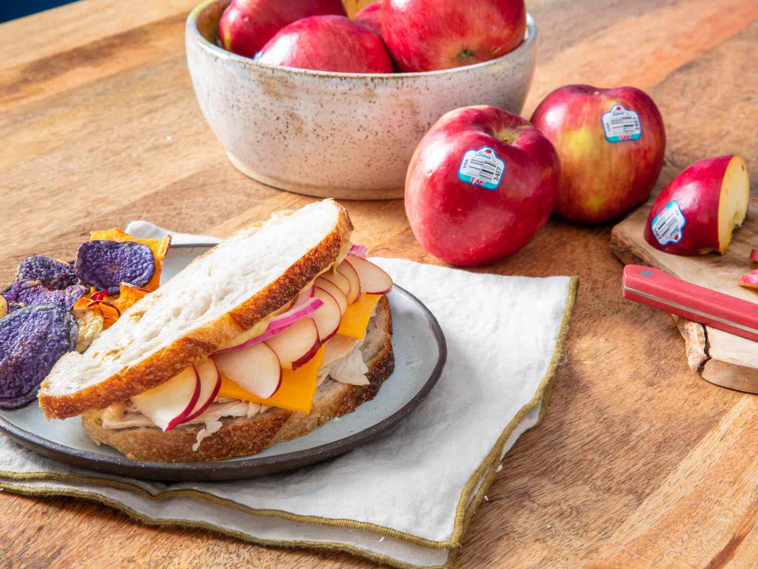 20200727-stemilt-apples-turkey-sandwich-vicky-wasik-4