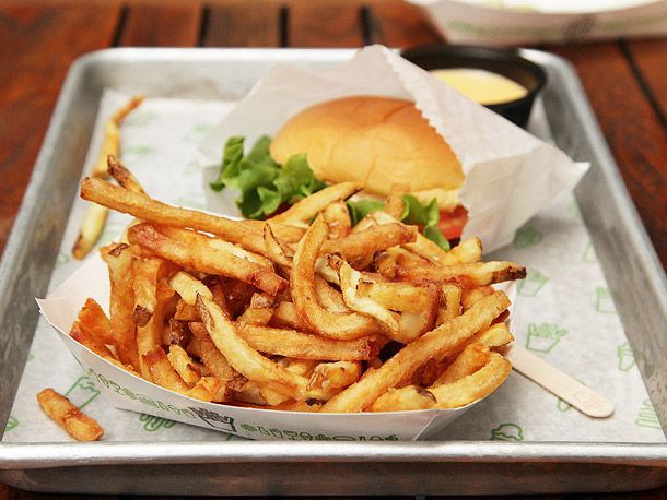 20130806-shake-shack-french-fries-fresh-6.jpg