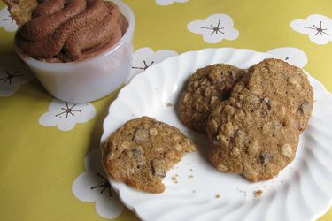 Stout and Chocolate Mousse with Guinness Oatmeal Cookies