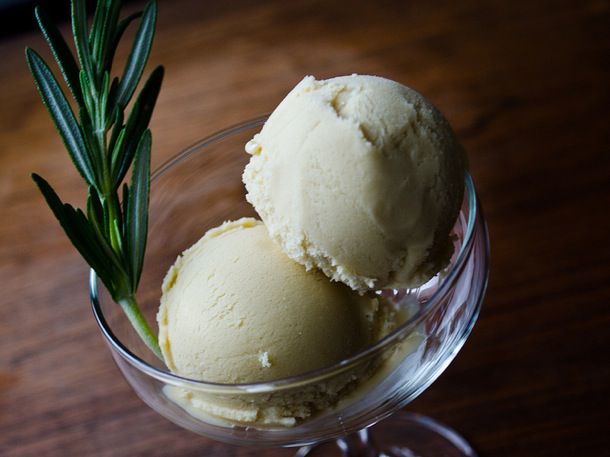 20111104-1776467-maple-rosemary-ice-cream.jpg