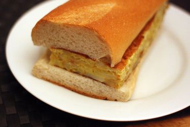 20110413-127355-dinner-tonight-tortilla-bocadilla.jpg