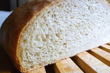 2011-bread-baking-70-percent-hydration-bread sliced.JPG