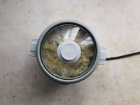 The clear lid of the Zojirushi 3-cup rice cooker