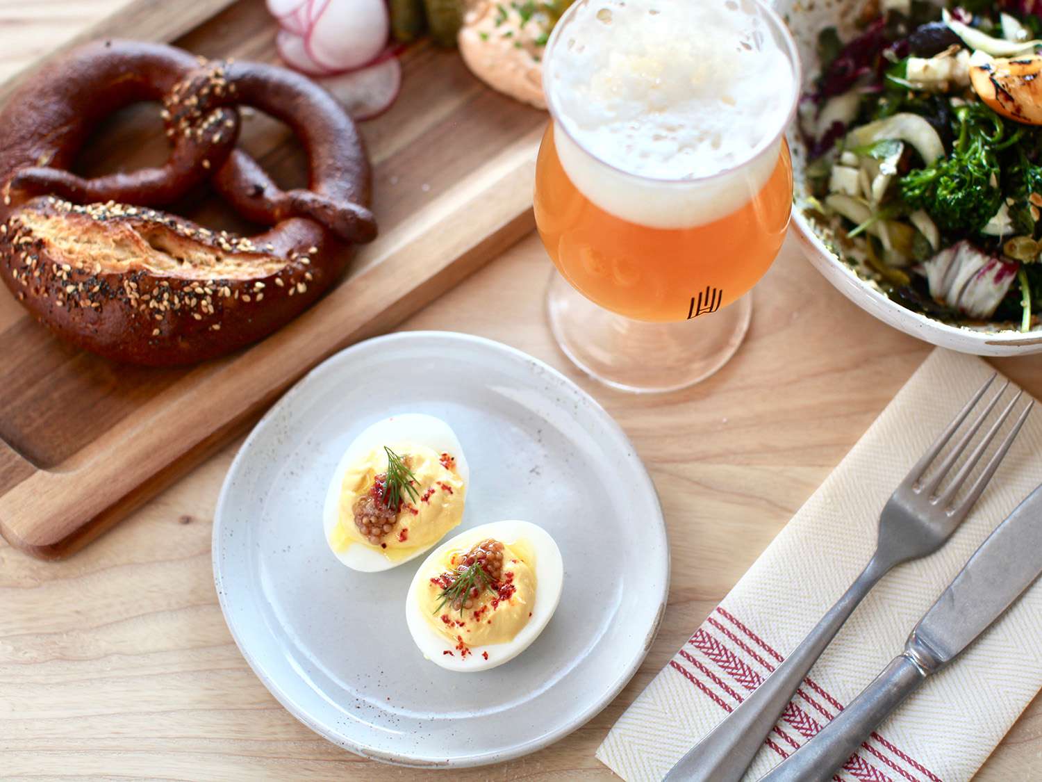 20190524-wursthall-deviled-eggs-beauty3