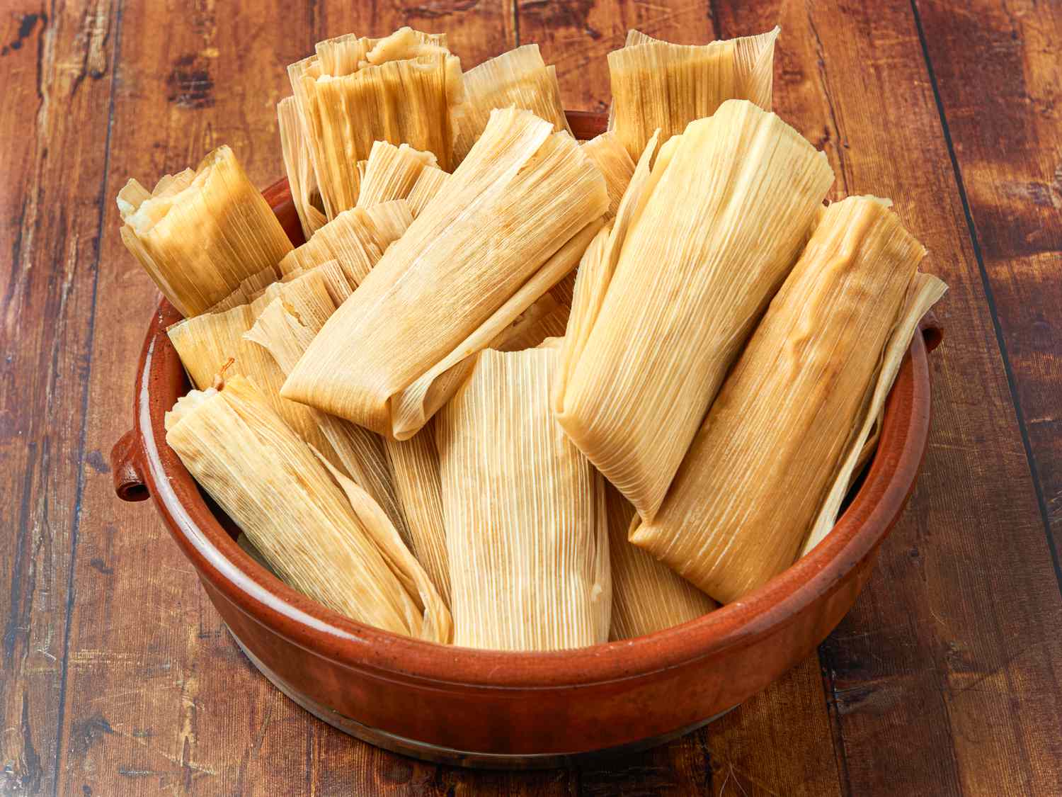 Side view of cooked tamales