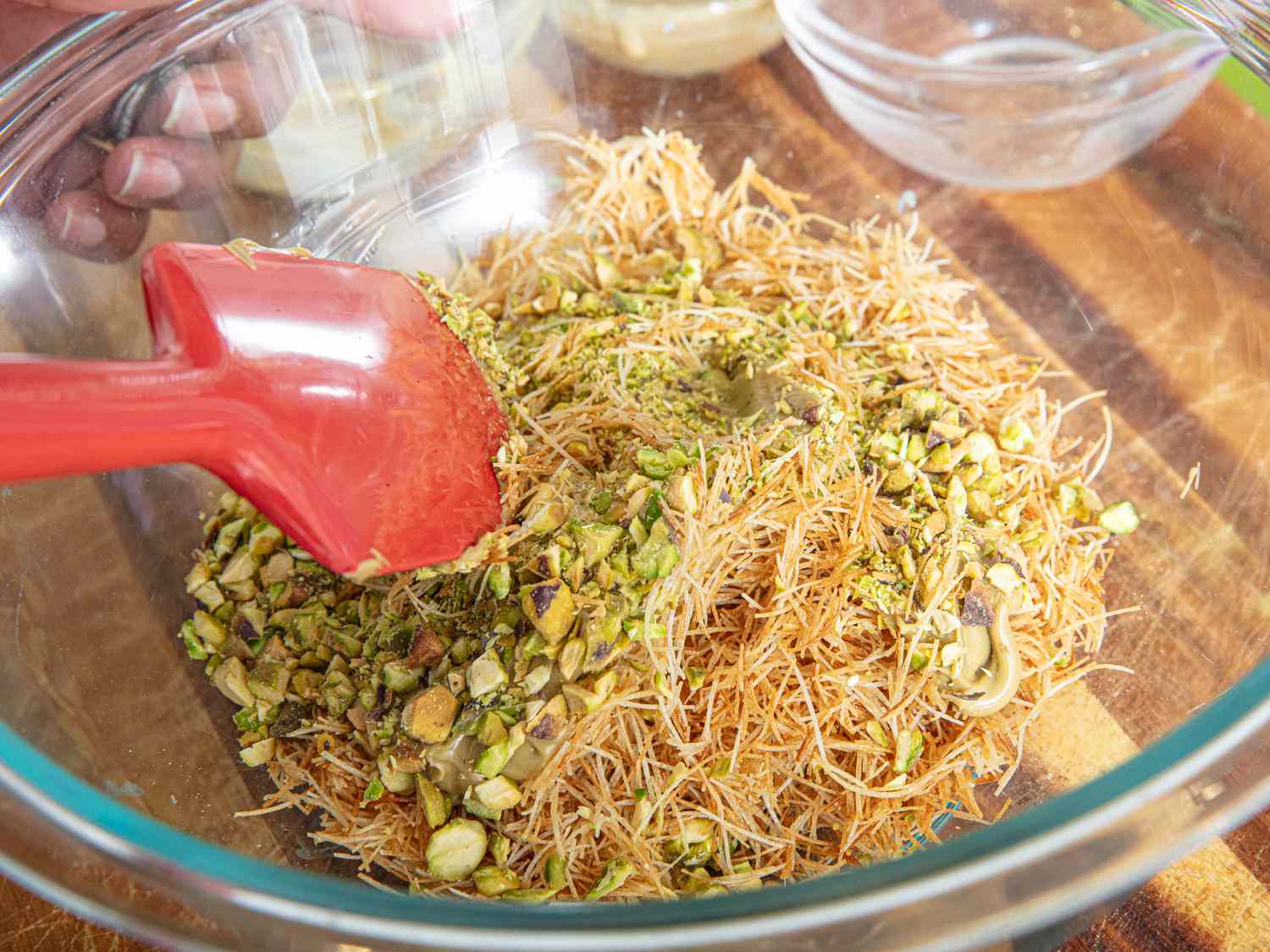 Mixing filling for dubai triangles