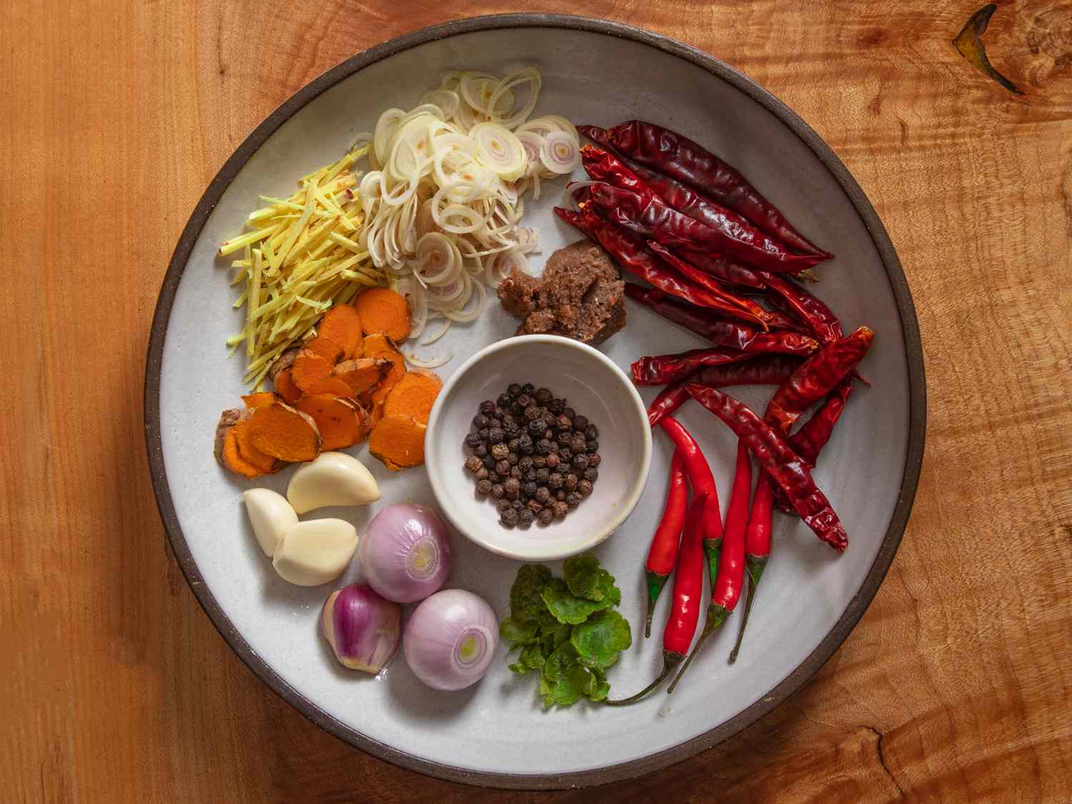 ingredients for Prik Gaeng Pak Dtai (Southern Thai Curry Paste)