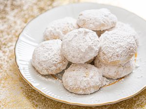 Snowball cookies.