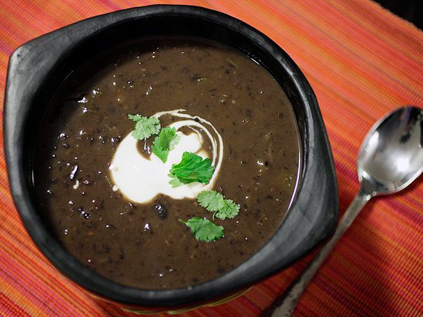 20111218-easy-bean-soup-black-bean-primary.jpg