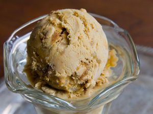 20121010-pumpkin-pie-ice-cream.jpg