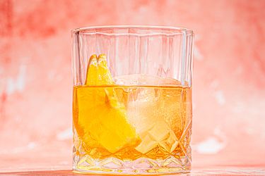 Old Fashioned with a orange slice