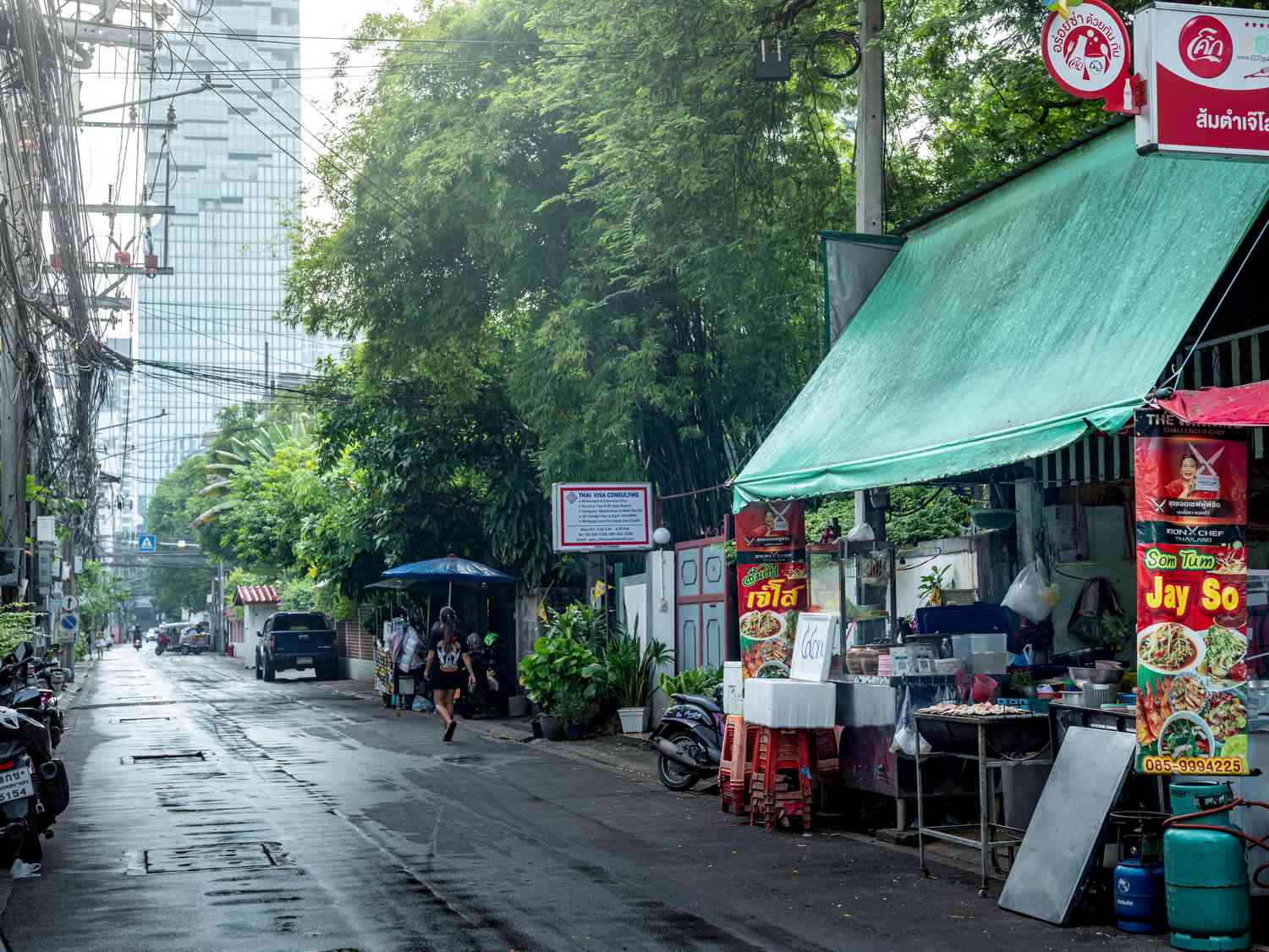 Side view of restaurant 