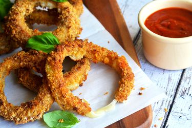 20150412-Baked-Mozzarella-Stuffed-Onion-Rings-Cheese-Morgan-Eisenberg.jpg