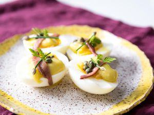 20180525-deconstructed-deviled-eggs-vicky-wasik-1