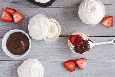 20120424-127677-LTE-Meringue-Cupcakes-Nutella-photo Tara Striano-PRIMARY.jpg