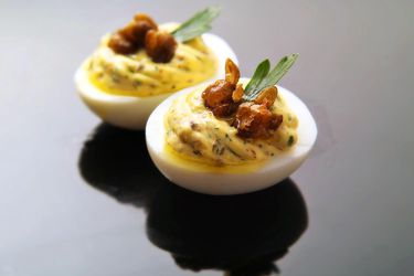 20140419-deviled-egg-variations-recipe-08.jpg