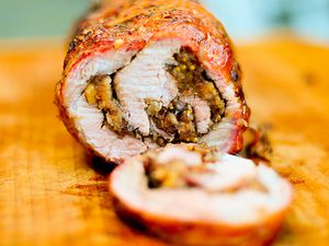 20090211-pork-loin-with-apple-cranberry-filling.jpg