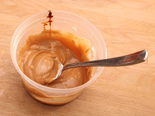 Mayonnaise mixed with the reduced sauce of a pork belly marinade