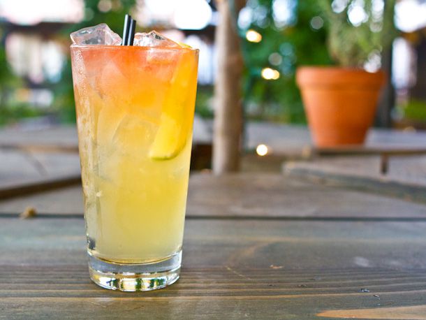 081612-218979_NYCOutdoorCocktails_GallowGreen 1.jpg