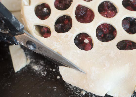 Finishing a pie with cutout top