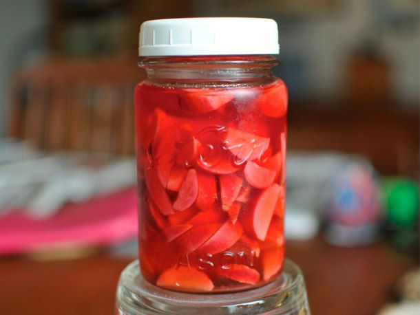 2011102-173352-finished-pickled-radishes-610.jpg
