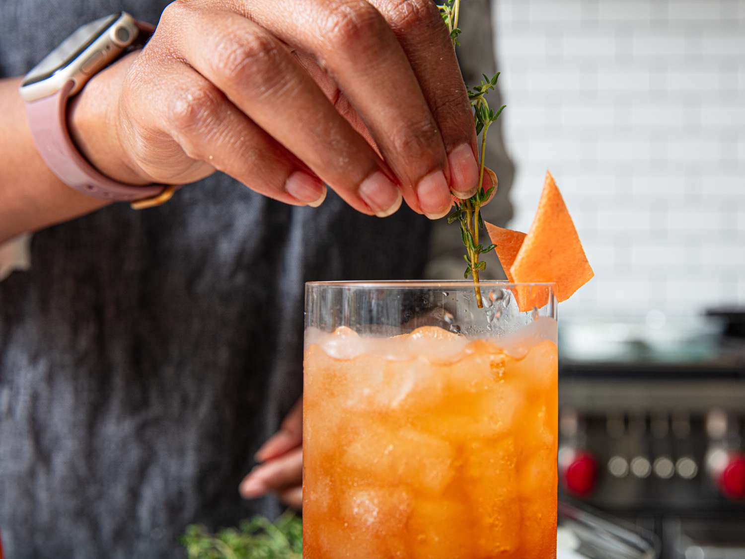 Garnishing an Apposta cocktail 