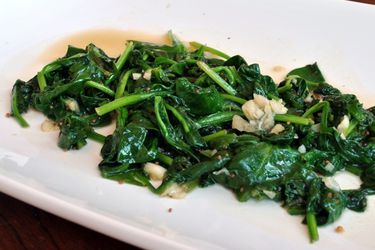 20110127-134404-spinach-garlic-stir-fried.jpg